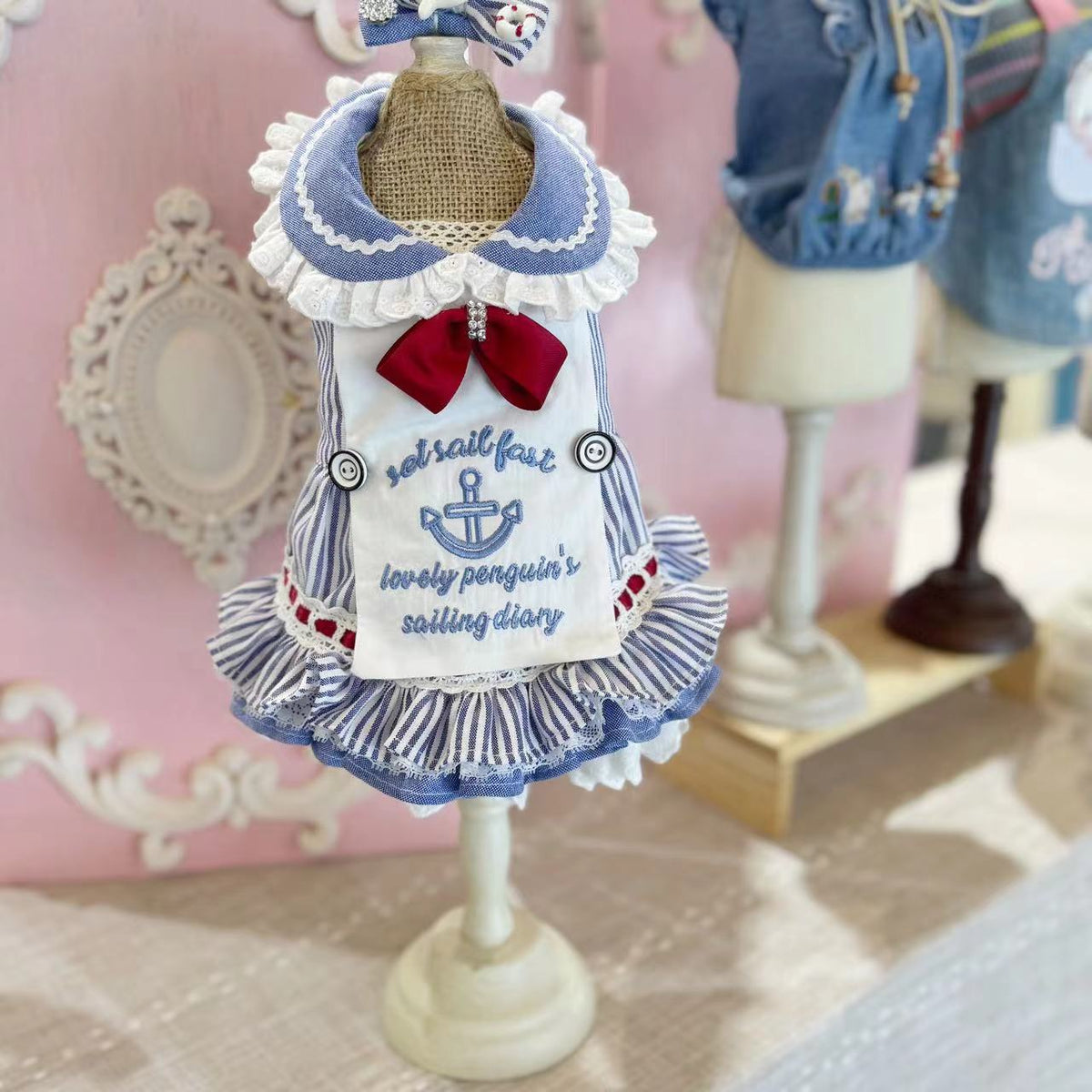 TaniWina 小型犬用 ラブリーペンギン セーラードレス - マリンストライプ刺繍