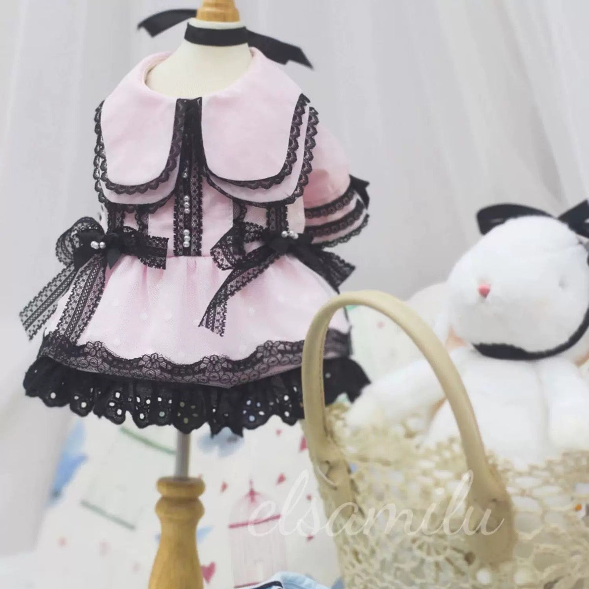エルサミル ゴシックロマンス 長袖ペットドレス - ピンク＆ブルーのレース 小型犬＆猫用