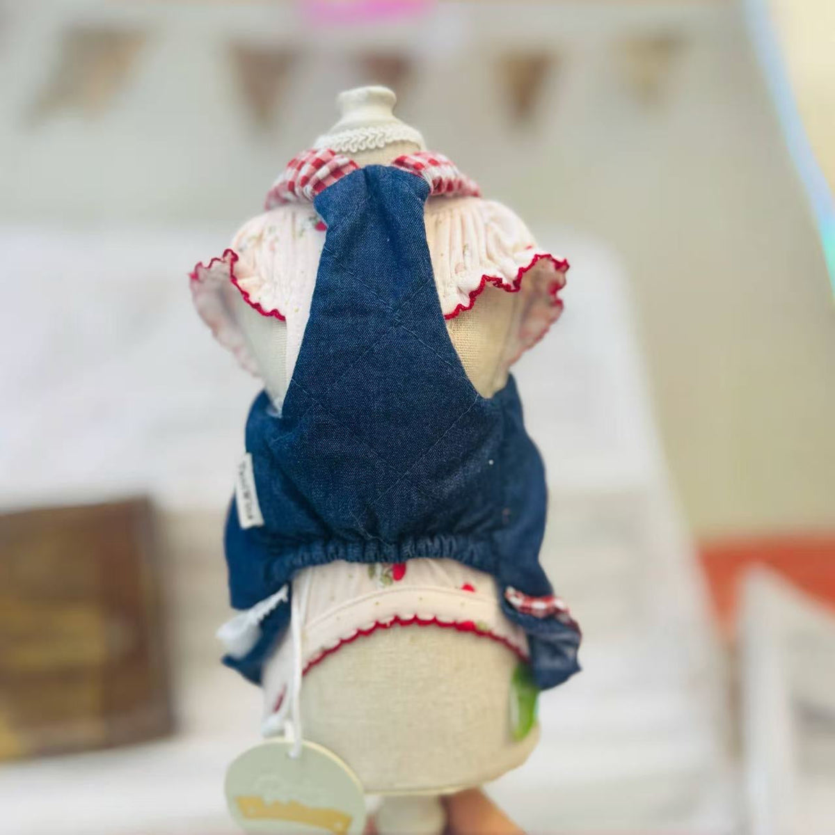 TaniWina スイートベア フリルデニムサスペンダースカート – 秋のわんちゃん用お洋服
