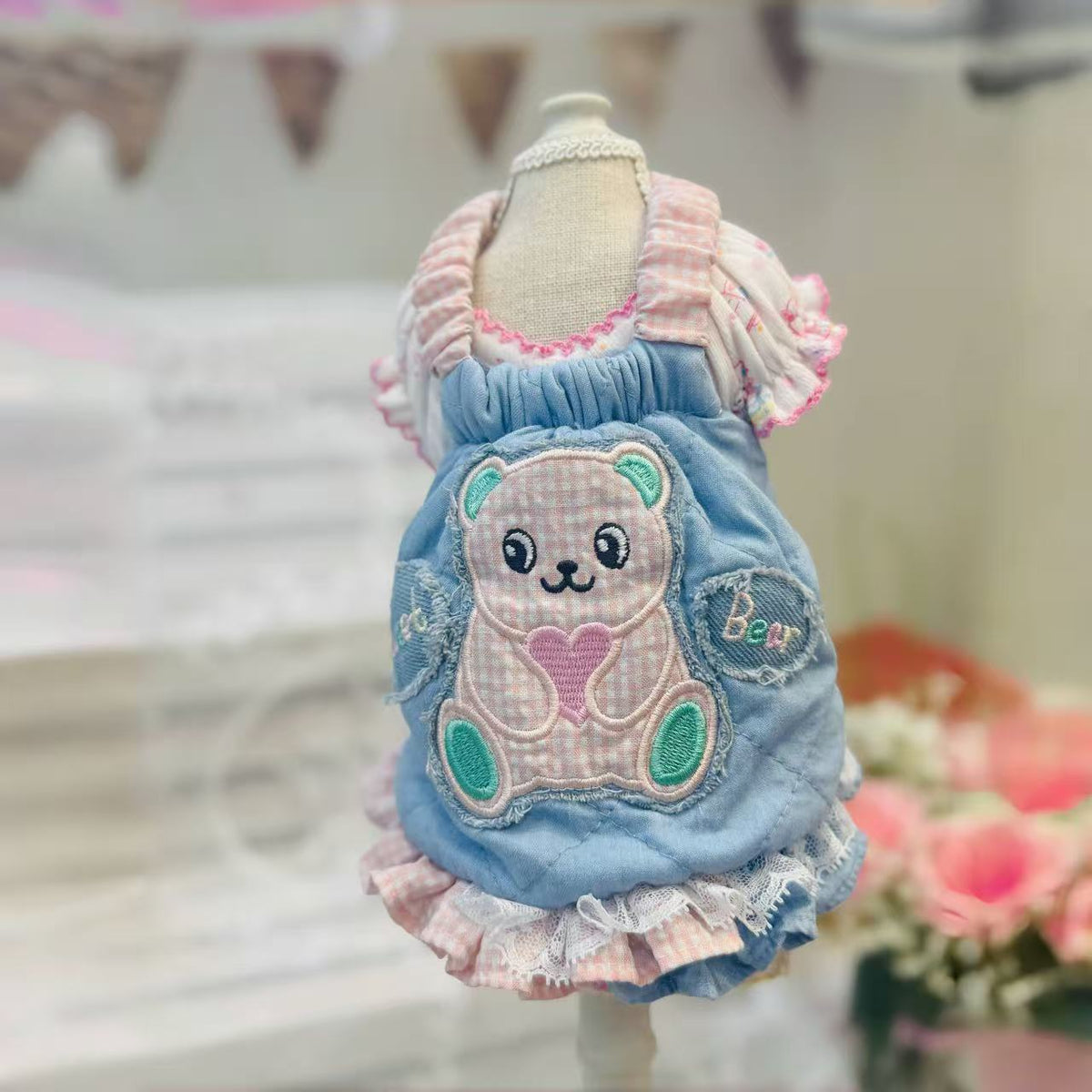 TaniWina スイートベア フリルデニムサスペンダースカート – 秋のわんちゃん用お洋服